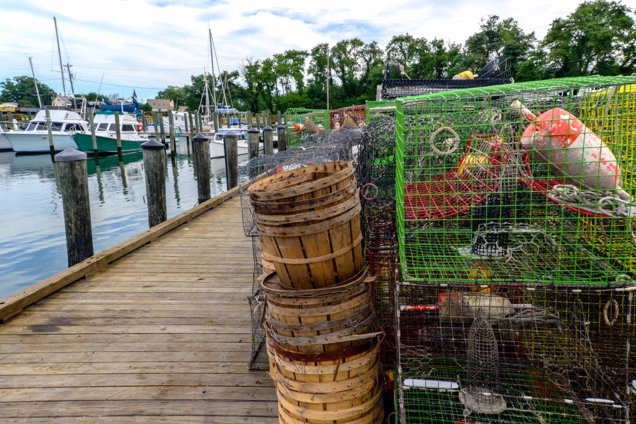 boats-and-crab-pots-5569902